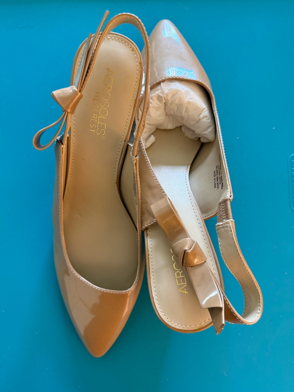 Brand New AEROSOLES Patent Beige Slingback Heels with Bow